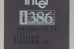Ic-photo-Intel-A80386DX-33_IV-386-CPU