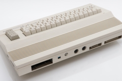 C64 C hátulról