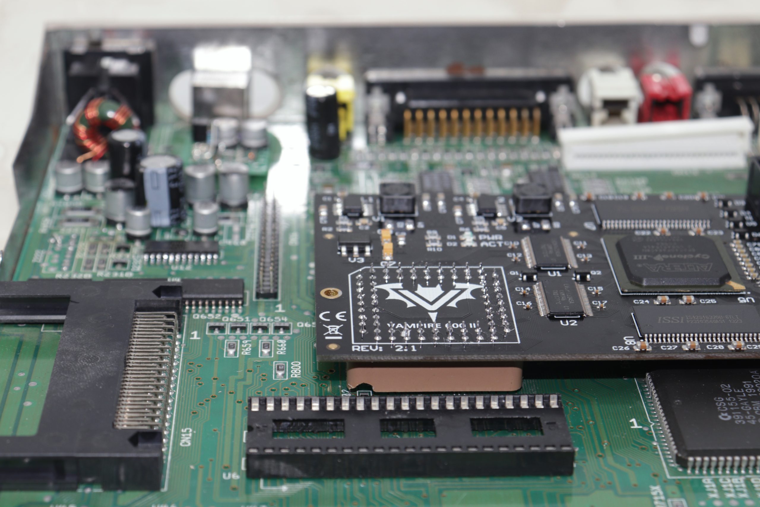 Amiga 600 Apollo Vampire szerelés